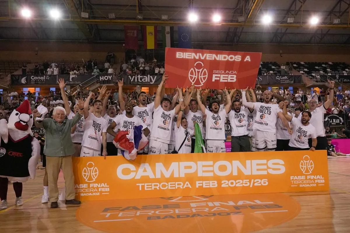 Celebration of the Tercera FEB Final Phase 2025/26 championship