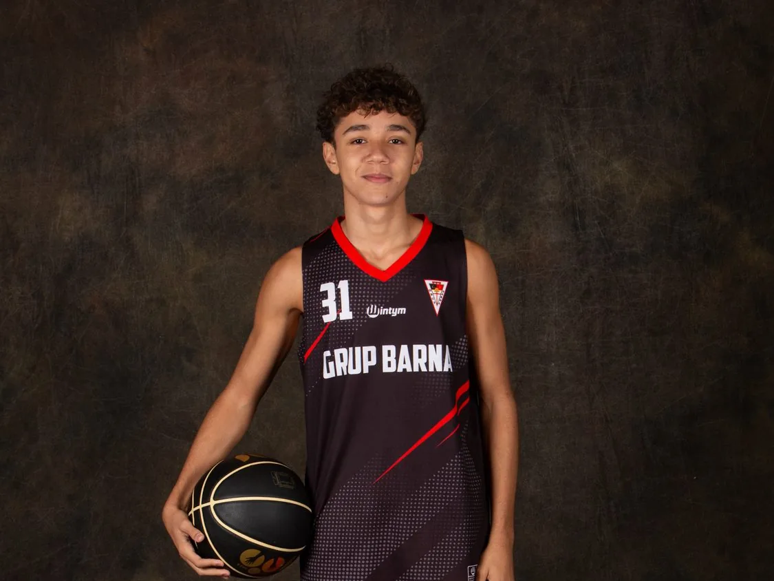 Jugador del CB Grup Barna, club de bàsquet base del barri del Clot