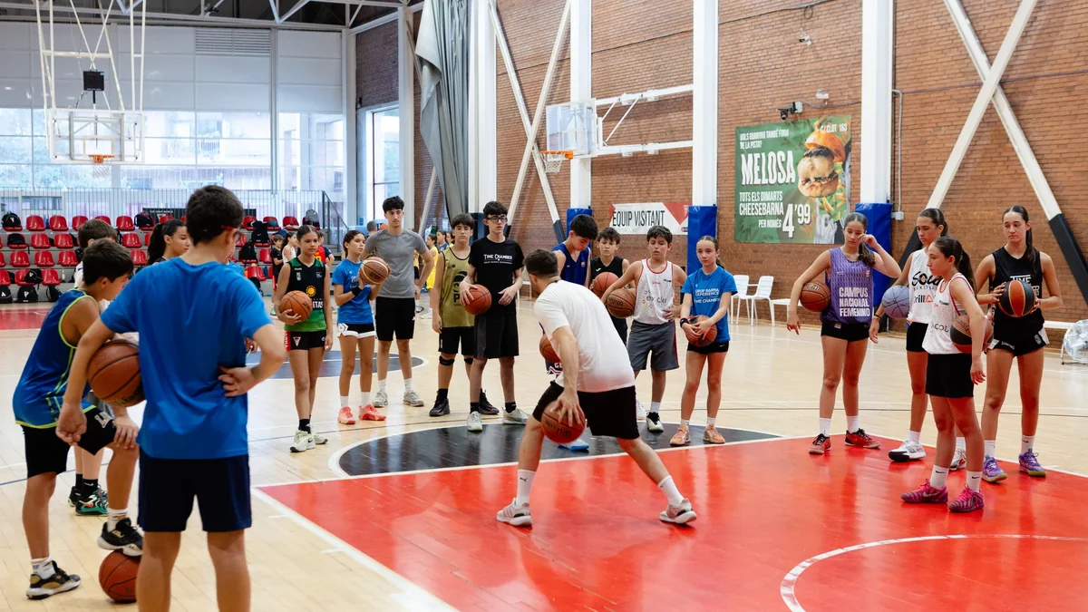 CB Grup Barna basketball camp session at La Nau del Clot