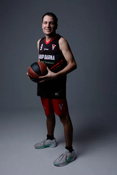 Jugador de Barna Màgics, el equipo de baloncesto inclusivo del CB Grup Barna